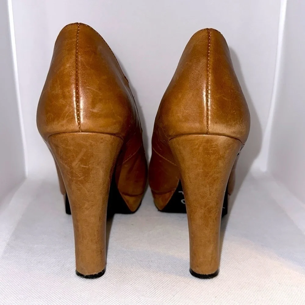 Ciao Bella Tan Leather Platform Heels Size 8.5 - EUC